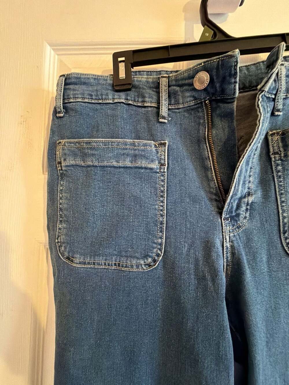 Free Assembly Women's High Rise Patch Pocket Flare Jeans HOM1226-J - Picture 3 of 11